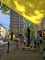Vergrößerte Ansicht von Tanz am Platz