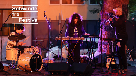 Vergrößerte Ansicht von Analog Assemblies – Jungbusch – Schwindelfrei Festival