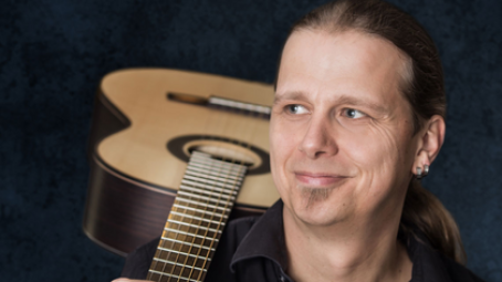 Vergrößerte Ansicht von Stefan "Das Eich" Eichner spielt Reinhard Mey
