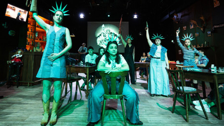Vergrößerte Ansicht von All My Life Watching America