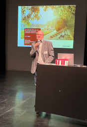 Vergrößerte Ansicht von Zehn Jahre Kommunale Gesundheitskonferenz: Gemeinsam Gesundheit vor Ort gestalten - Dr. Peter Schäfer, Leiter des Fachbereichs Jugendamt und Gesundheitsamt beim Schlusswort