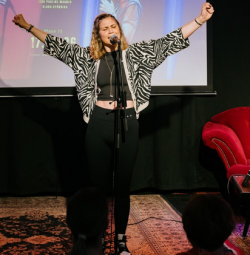 Vergrößerte Ansicht von WORD UP! Poetry Slam - Deluxe