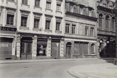 Vergrößerte Ansicht von Häuserzeile E 5, 2-4 kurz vor dem Abriss, 1936