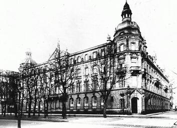 Vergrößerte Ansicht von Das 1900-1902  errichtete Gebäude kann 1903 übergeben werden