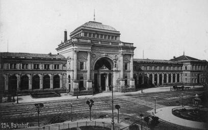 Vergrößerte Ansicht von Hauptbahnhof Eingangsbereich 1894