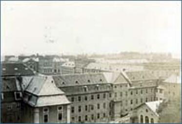 Vergrößerte Ansicht von Blick auf die Rückseite des Alten Gymnasiums, um 1890