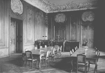 Vergrößerte Ansicht von Die Akademie der Wissenschaften tagt im Schloss