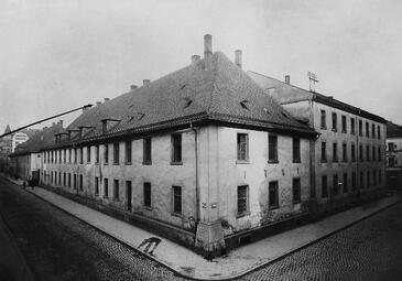 Vergrößerte Ansicht von Blick auf die Dragonerkaserne von L 6 aus