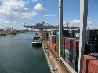 Vergrößerte Ansicht von Containerterminal