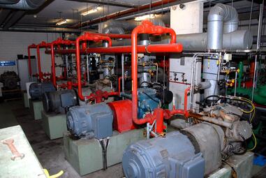 Vergrößerte Ansicht von Eissportzentrum Herzogenried Aggregate für Kälteerzeugung, Verteilung und Regelu