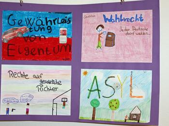 Ausstellung zum Grundgesetz im Rathaus 