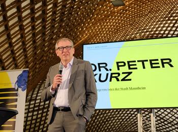 OB Dr. Peter Kurz eröffnete das Uncover Designfest 