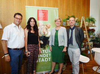 Minister Peter Hauk am Mannheim Stand mit Melis Sekmen, Bürgermeisterin Felicitas Kubala und Dirk Grunert (v. l. n. r.).