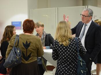 Oberbürgermeister Dr. Peter Kurz bei der Begrüßung der Teilnehmenden zur Expertenkonferenz