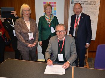 OB Dr. Kurz unterzeichnet die EUROCITIES Declaration on Citizens Engagement
