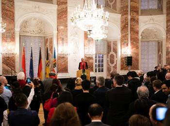 Oberbürgermeister Dr. Peter Kurz spricht beim baden-württembergisch chinesischen Frühlingsfest