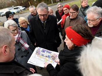 Teilnehmer am Stadtteilspaziergang Vogelstang