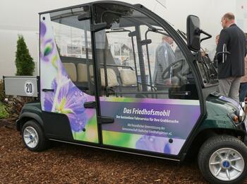 Das neue Friedhofstaxi