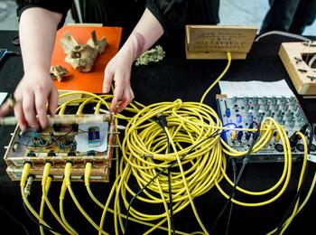 "FABULATIONEN – more than a single story" ist das Thema von Schwindelfrei 2020