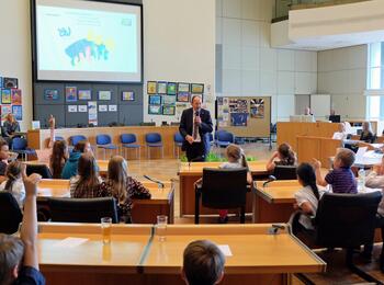 Erster Bürgermeister Christian Specht bei der Preisverleihung zum Europawettbewerb
