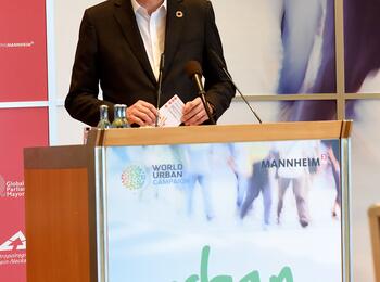 OB DR. Kurz begüßt die Teilnehmenden des 3. Urban Thinkers Campus