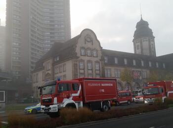 Am Sonntagmorgen kam es in einem Müllabwurfschacht zu einer Verpuffung.