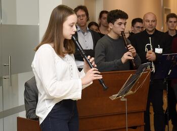 Flötenmusik beim Weihnachtsliedersingen im Rathaus 