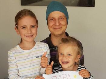 Sirko mit seinen beiden Töchtern