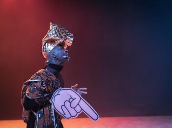 Theaterfestivals Schwindelfrei 2020 - COSMIC LATTE von Sonya Lindfors 