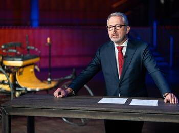 Oberbürgermeister Dr. Peter Kurz bei seiner Rede anlässlich der Verleihung des Bertha-und-Carl-Benz-Preises an Loujain AlHathloul