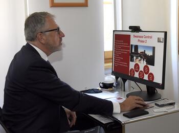 OB Dr. Kurz beim virtuellen Bürgermeistergipfel
