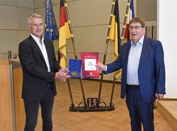 Sportbürgermeister Lothar Quast ehrt Gerald Marzenell