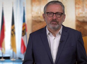 OB Dr. Peter Kurz bei seiner Videoansprache zur Einbürgerung