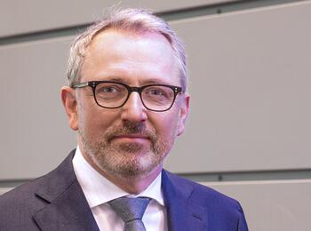 Aktuelles offizielles Bild Oberbürgermeister Dr. Peter Kurz 2021_2