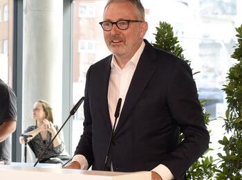 OB Dr. Peter Kurz bei seiner Ansprache anlässlich der Verabschiedung von Bürgermeister a.D. Lothar Quast