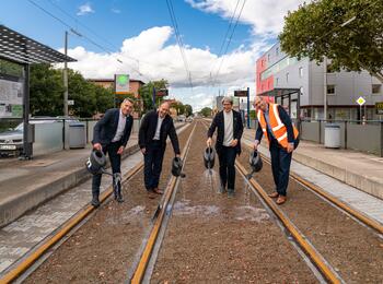 v.l.n.r. Martin in der Beek (Geschäftsführer rnv), Christian Specht (Erster Bürgermeister und ÖPNV-Dezernent Stadt Mannheim), Staatssekretärin Elke Zimmer (MdL), Marcus Geithe (Geschäftsführer MV Verkehr GmbH)
