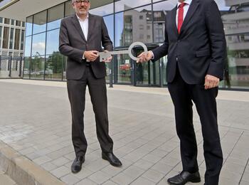 Offizielle Übergabe des Technischen Rathauses