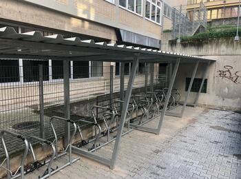 Fahrradständer an der Justus-von-Liebig-Schule