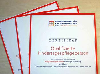 Bestens qualifizierte Tagesmütter erhalten Zertifikate