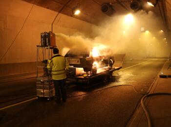 Versuchsaufbau für die Brandrauchversuche im Fahrlachtunnel