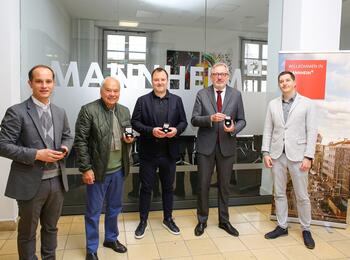 Übergabe der Sepp-Herberger-Münze an Oberbürgermeister Dr. Peter Kurz (01)