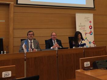 v.l.n.r.: Willy Demeyer (Oberbürgermeister von Lüttich, Präsident von EFUS), Christian Specht (Erster Bürgermeister der Stadt Mannheim, Vize-Präsident von EFUS), Mercè Soro (aus Katalonien, Vize-Präsidentin EFUS)