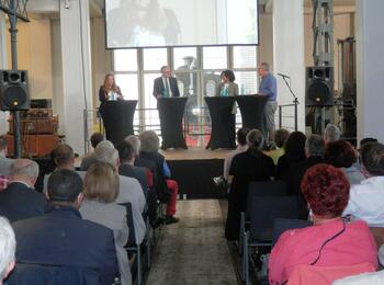 Moderatorin Frauke Hess, Oberbürgermeister Dr. Peter Kurz, Marina Hannawald, Vorsitzende der Jugend- und Auszubildendenvertretung der Mercedes Benz Niederlassung Mannheim sowie Ralf Heller, Vorsitzender des DGB-Kreisverbands Rhein-Neckar (von links)