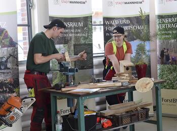 Präsentation der Ausbildung zum Forstwirt/zur Forstwirtin auf der Startklar