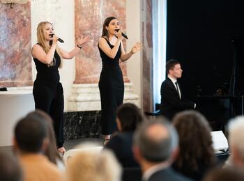 Sängerinnen Jamie Lee Imhof und Merve Uslu