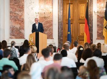Oberbürgermeister Dr. Peter Kurz bei seiner Rede anlässlich der 22. Einbürgerungsfeier der Stadt Mannheim