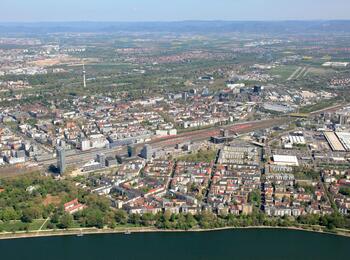 Mannheim mit Glückstein-Quartier im Vordergrund