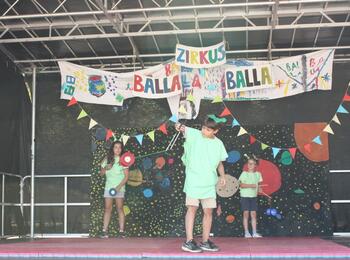 300 Kinder eroberten die Manege beim Sommerferienspiel Zirkus (2022)