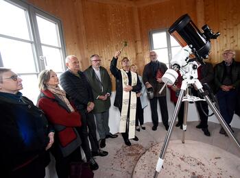 Segnung des mittlerweile rekonstruierten Observationstürmchens auf der Sternwarte 