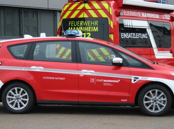 Die Stadt Mannheim hat zwei neue Dienstfahrzeuge für die Leitenden Notärzte übergeben.